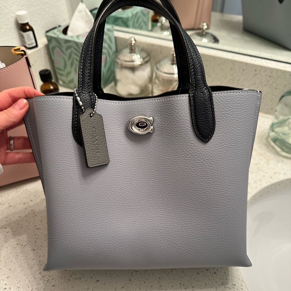 Coach - Willow Leather Tote light blue, navy handles